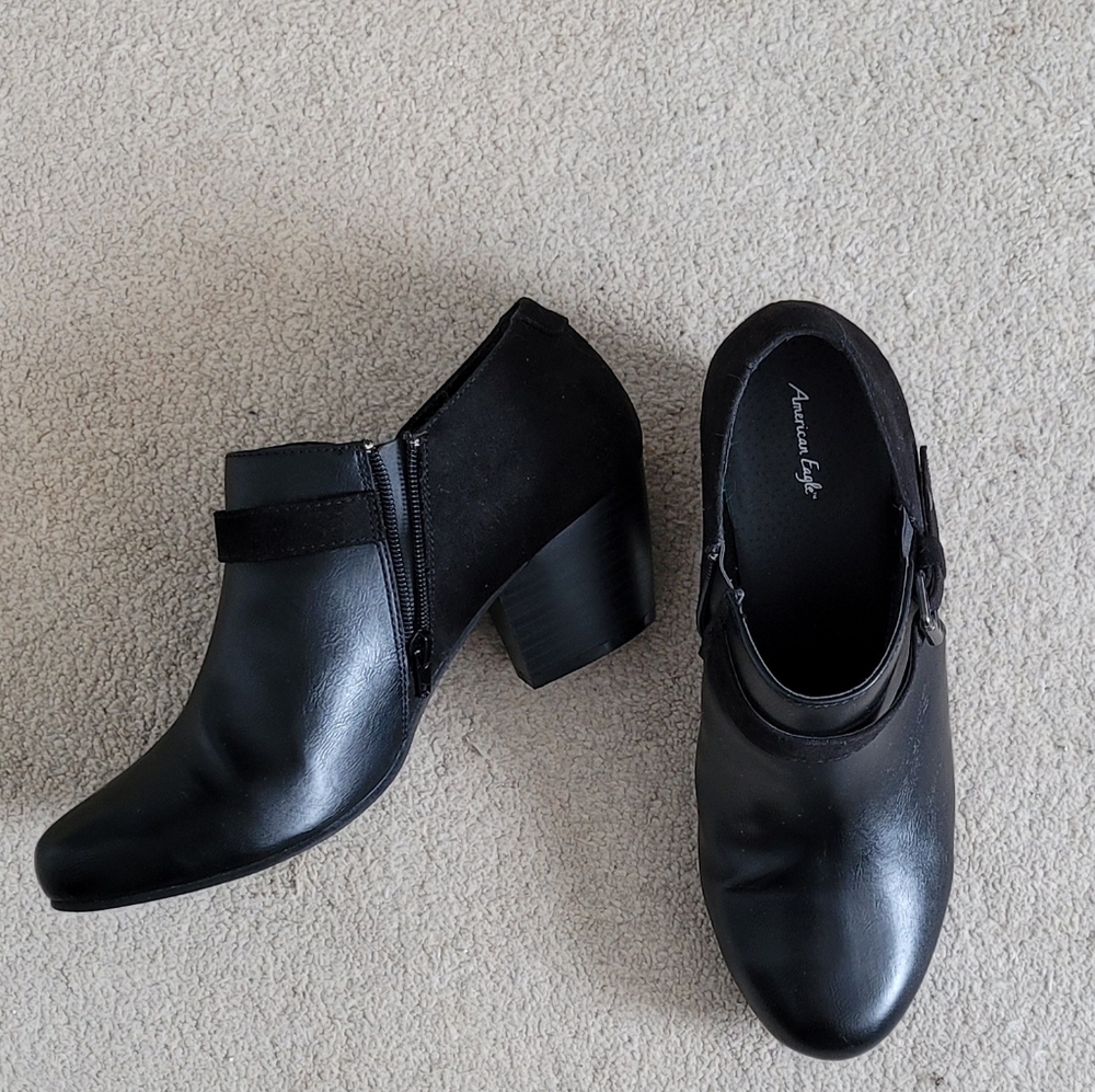 American Eagle black ankle boots